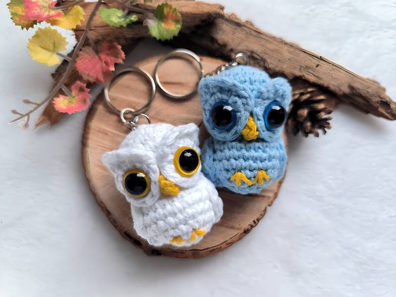 Eulchen || Gehäkelte Eule | Handgefertigt Anhänger Schlüsselanhänger Taschenbaumler Geschenk Glücksbringer Taschendeko von StitchArtBySvenja
