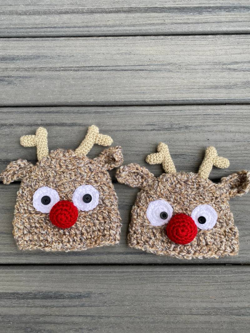 Mütze Ruldoph Red Nose Rentier von StitchCute