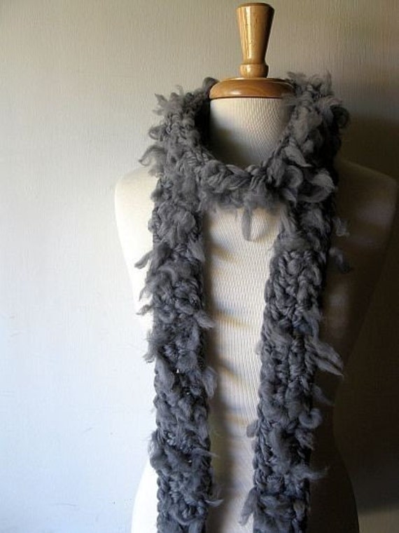 Dicker Häkelschal Flauschiger Sterling Silber Grau, Damen Winter Schal Dicker Häkelschal Flauschiger Sterling Silber Grau, Damen Winter Schal von StitchedByKimmie