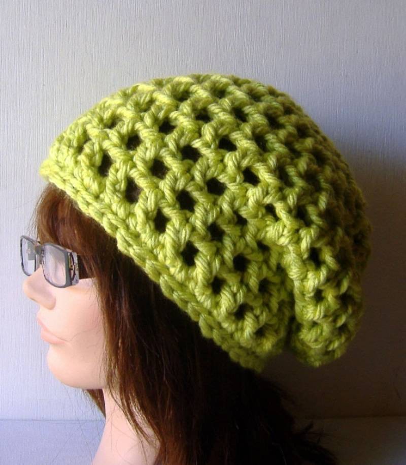 Handgemachte Häkeln Slouch Beanie Grobstrick Wintermütze in Lime-Grün von StitchedByKimmie