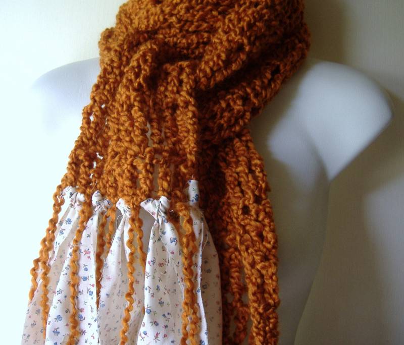 Herbst Ernte Orange Schal Baumwolle Paisley Fransen von StitchedByKimmie