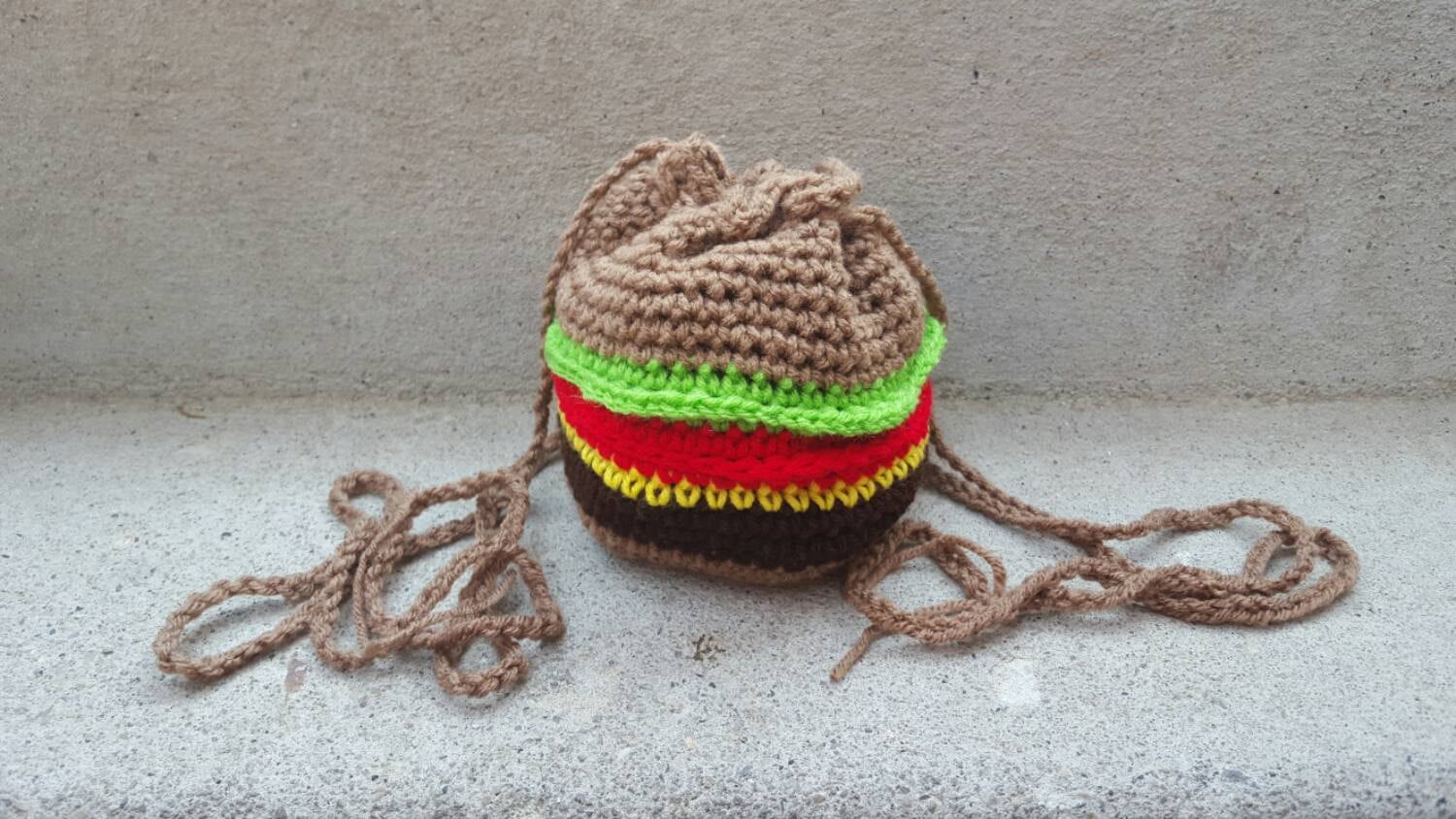 Gehäkelte Hamburger Geldbörse Gehäkelte Hamburger Geldbörse von StitchedByMaddie