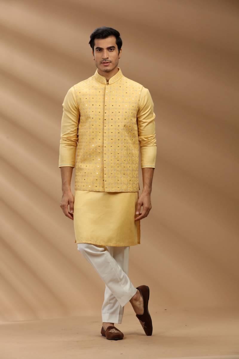 Haldi Gelb Kunst Slik Stoff Herren Kurta Mit Weste, Nehru Jacke, Modi Designer Half Jodhpuri Jacke Pajama von StitcheryUK