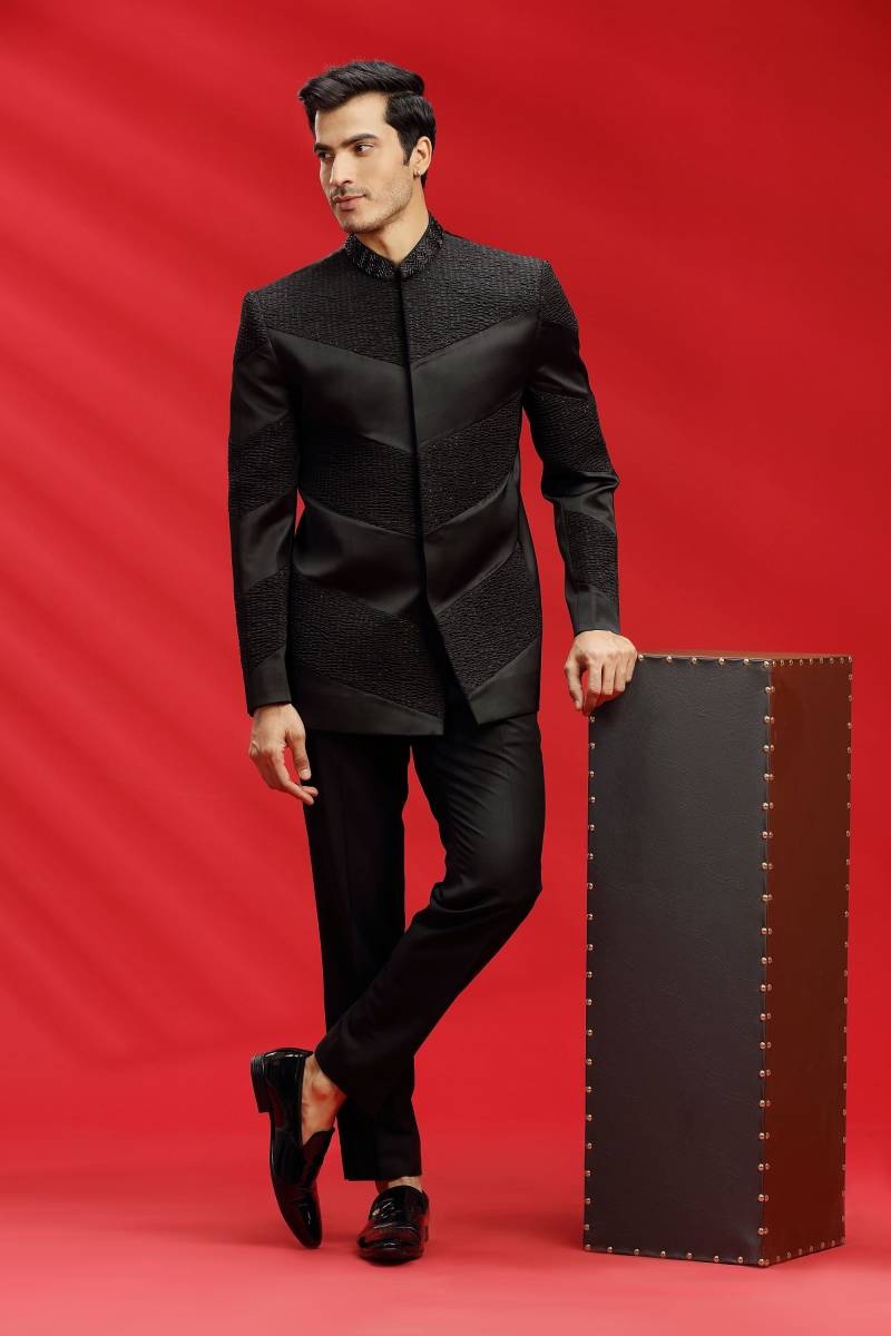 Schwarzer Bestickter Passender Stoff Jodhpuri Anzug Nehru Jacke & Hose von StitcheryUK