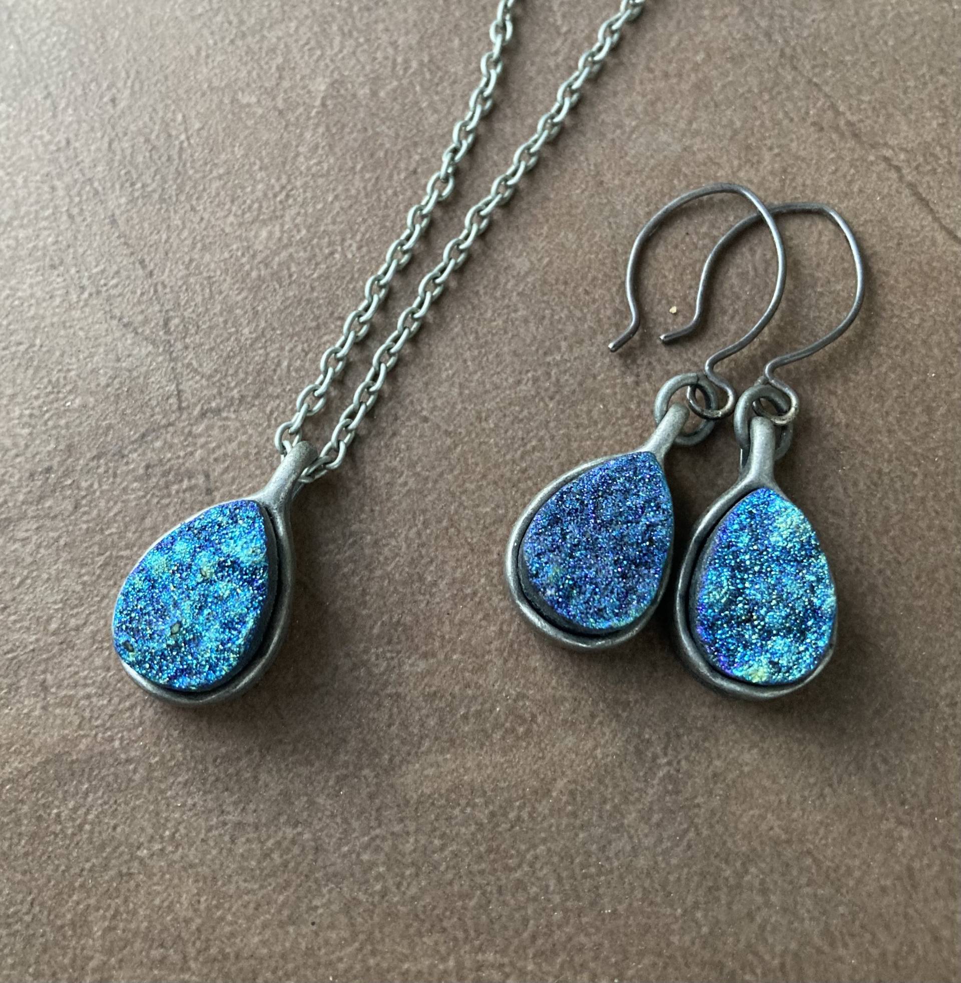 Pfauenblau Druzy Halskette & Ohrring Set | Funkelnder Tropfen Anhänger An Silberkette Kristall Geschenk Für Ihre Frauen Teens von Stitches2Stones