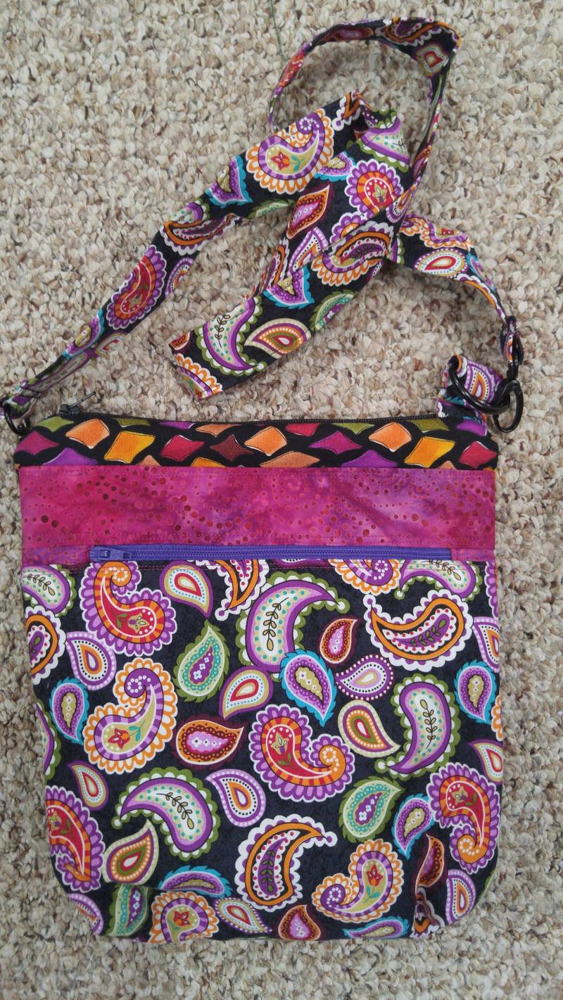 Cross-Body Umhängetasche Cross-Body Umhängetasche von StitchesbyTerriStore