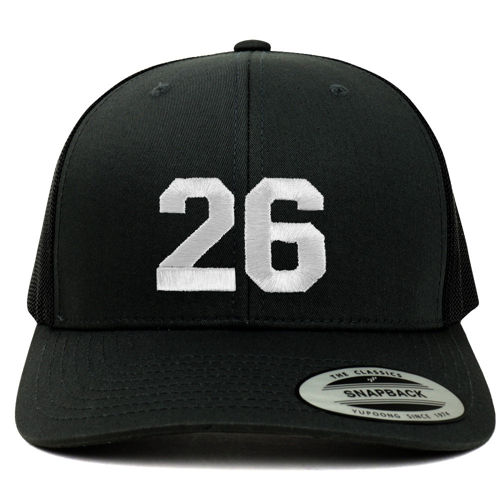 stitchfy Number 26 Weißer Faden Bestickte Retro Trucker Mesh Baseballkappe | Sf-Tt231-Flx-6606 von Stitchfy