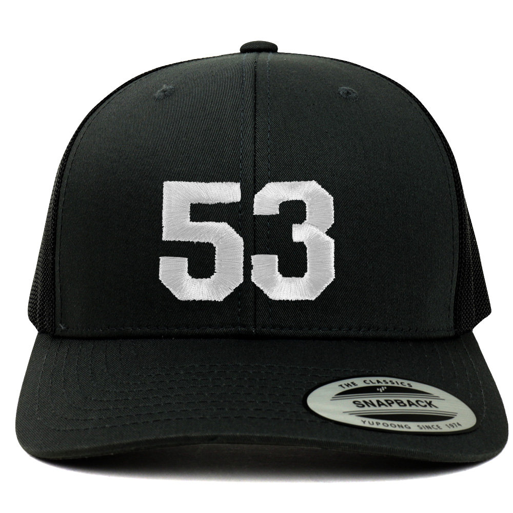 stitchfy Nummer 53 Weißer Faden Bestickte Retro Trucker Mesh Baseballkappe | Sf-Txt258-Flx-6606 von Stitchfy