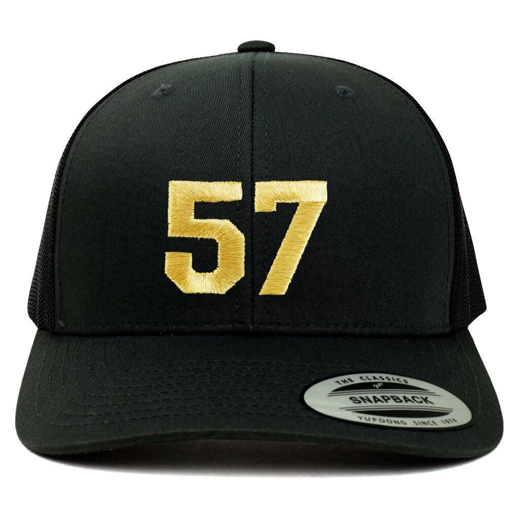 stitchfy Nummer 57 Goldfaden Bestickte Retro-Trucker-Netz-Baseballmütze | Sf-Txt262-G-Flx-6606 von Stitchfy