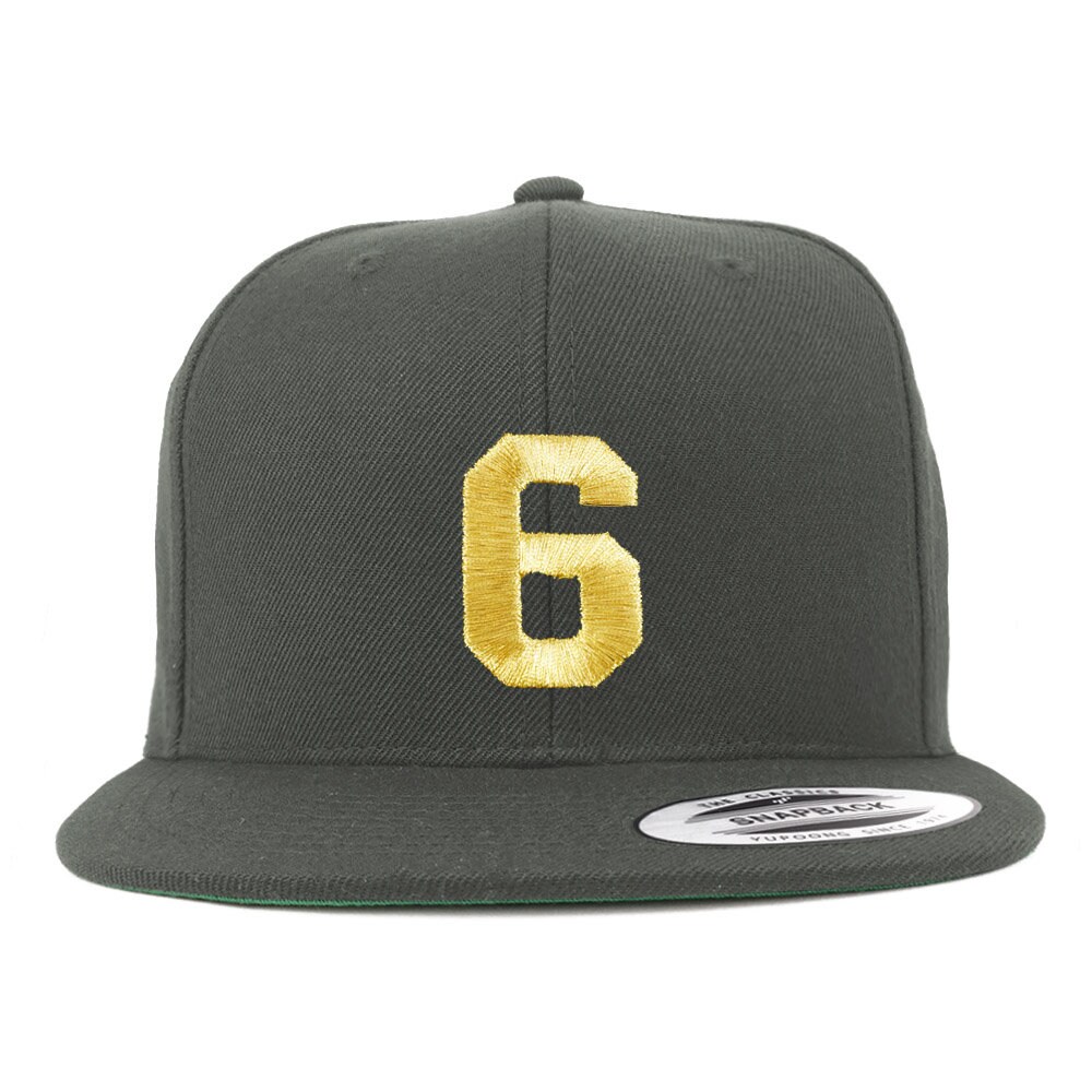 stitchfy Nummer 6 Goldfaden Bestickte Flat Bill Snapback Cap | Sf-Txt210-G-Flx-6089M von Stitchfy