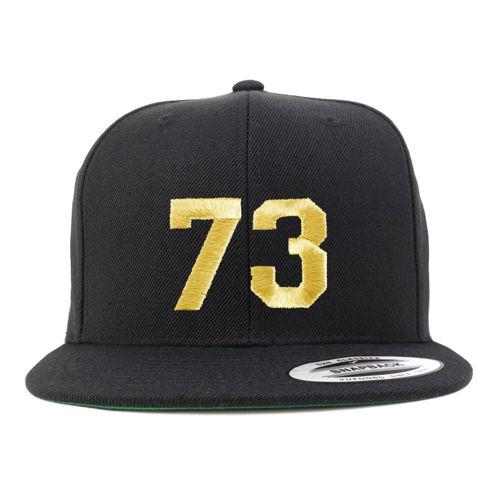 stitchfy Nummer 73 Goldfaden Bestickte Flat Bill Snapback Cap | Sf-Txt278-G-Flx-6089M von Stitchfy