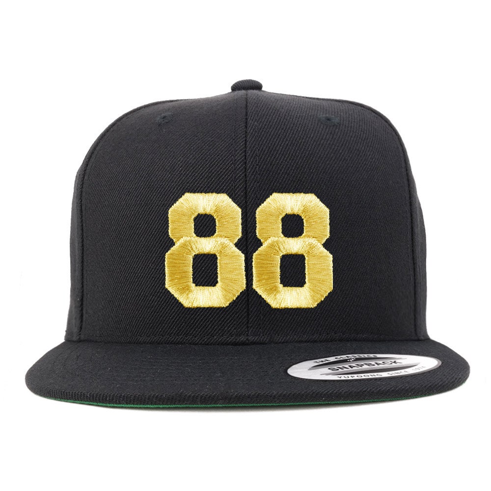 stitchfy Nummer 88 Goldfaden Bestickte Flat Bill Snapback Cap | Sf-Txt293-G-Flx-6089M von Stitchfy