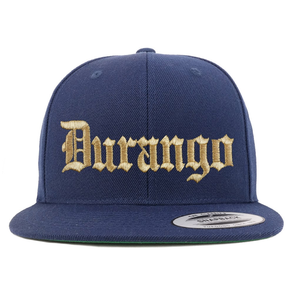 stitchfy Old English Durango Gold Bestickte Flatbill Snapback Baseballkappe von Stitchfy