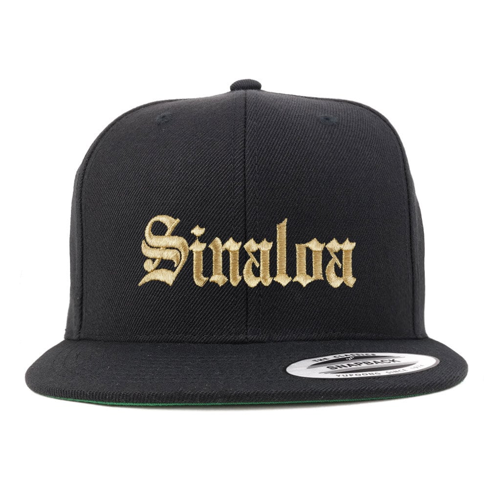 stitchfy Old English Sinaloa Gold Bestickte Flatbill Snapback Baseballkappe von Stitchfy