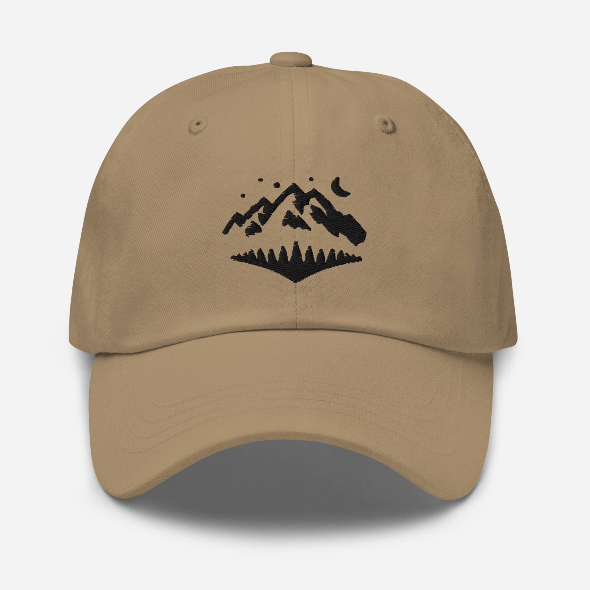 Night Mountain Forest Bestickter Papa Hut Für Wandern, Camping, Outdoor Adventure Trip, Unisex Verstellbare Baseball Cap Geschenk, Mehrere Farben von StitchinSmilesCo