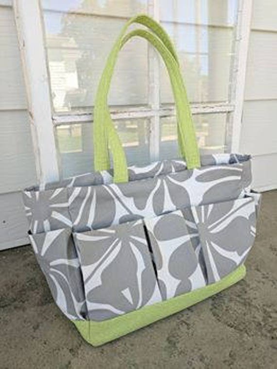 Graue Und Weiße Tasche Graue Und Weiße Tasche von StitchingBySaraMarie