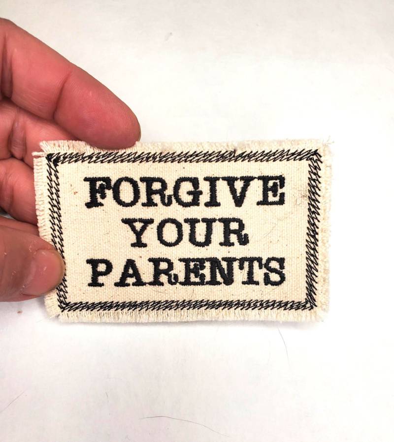 Vergib Deinen Eltern Aufnäher - Zum Aufnähen Gesticktes Statement von StitchitizedPatches