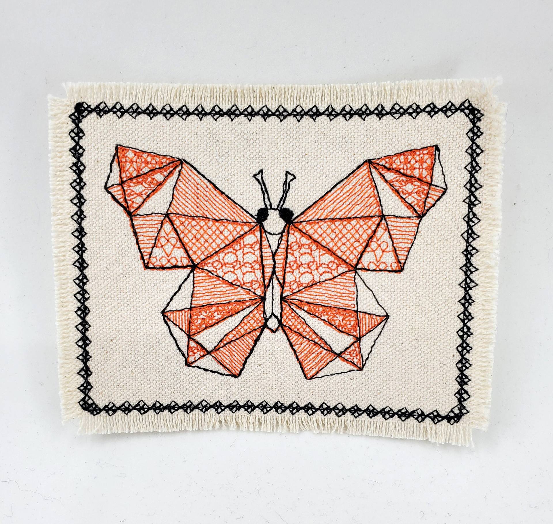 Origami Schmetterling Gestickter Aufnäher Canvas Patch Jacke Rucksack - Zentangle Style Stickerei von StitchitizedPatches