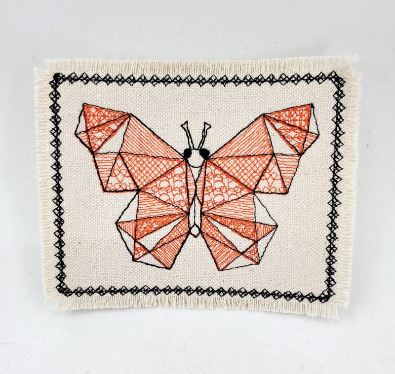 Origami Schmetterling Gestickter Aufnäher Canvas Patch Jacke Rucksack - Zentangle Style Stickerei von StitchitizedPatches