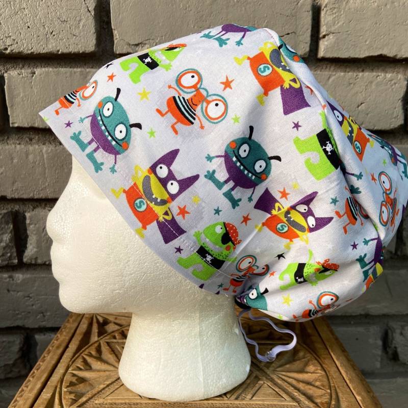 Halloween Chirurgenmütze, Monster Scrub Cap, Caps Für Frauen, Hats, Euro Cap Mit Knöpfen, Hat Knebel von StitchyWitchCo