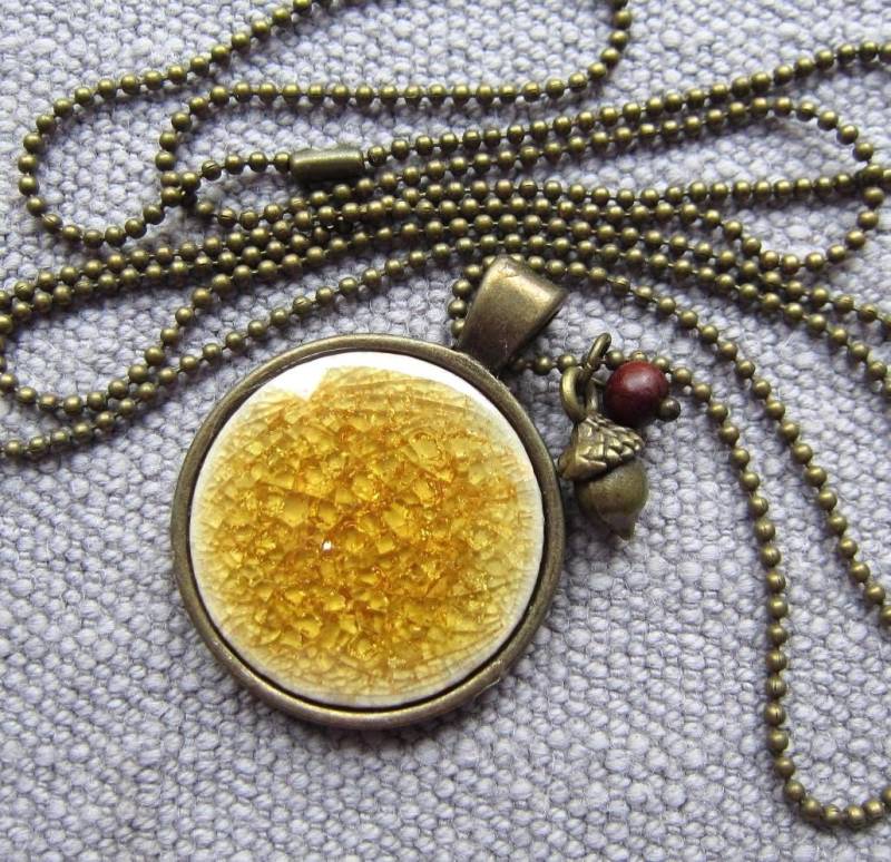 Keramik Kugelkette Herbstgold - Anhänger Ø 3 cm | Cabochon 2, 5 cm Lange Kette 80 Bronzefarben Nickelfrei Mit Eichel & Holzperle von Stixeria