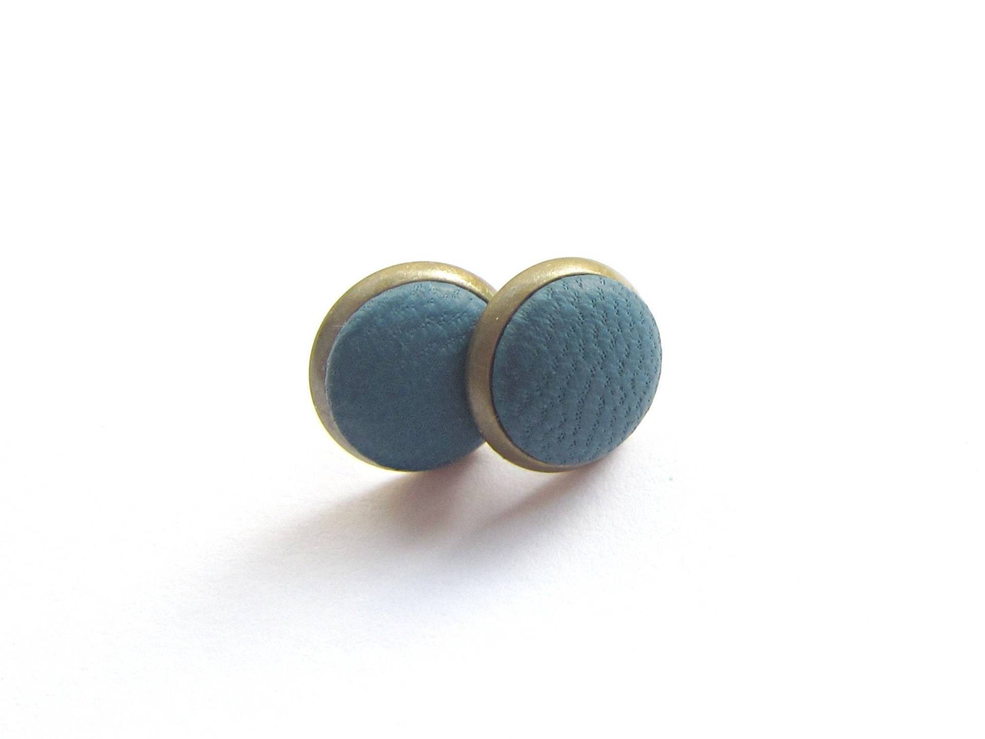 Leder Ohrstecker Petrol 10 Mm - Bronzefarbene Ohrringe Rund Herbst Winter Schmuck Leder Ohrstecker Petrol 10 Mm - Bronzefarbene Ohrringe Rund Herbst Winter Schmuck von Stixeria
