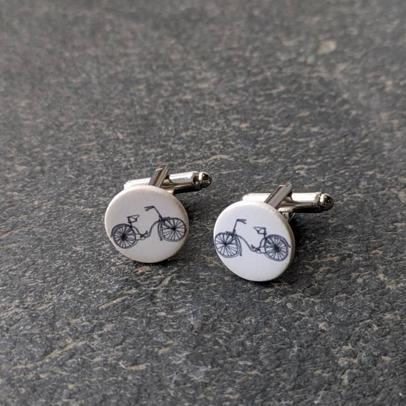 Handgefertigte Keramik Manschettenknöpfe Fahrrad Geschenk, Versilbert von StockwellCeramicsUK
