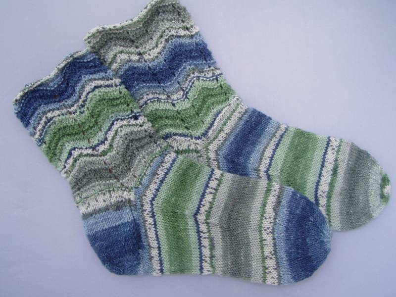 Handgestrickte Socken Aus Opal Sockenwolle von Stoeberkreis