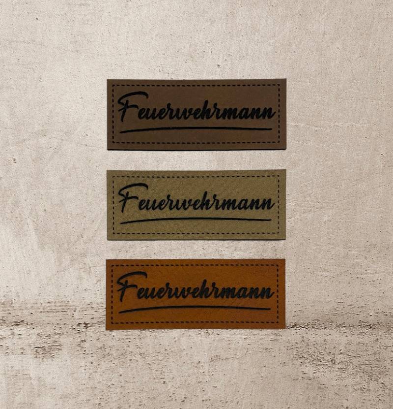 Kunstleder Label | 2x5 cm Feuerwehrmann Patch Aufnäher Patches Etiketten Verschiedene Farben Kunstleder Label | 2x5 cm Feuerwehrmann Patch Aufnäher Patches Etiketten Verschiedene Farben von Stoeffchendealer