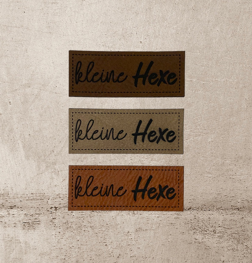 Kunstleder Label | 2x5 cm Kleine Hexe Patch Aufnäher Patches Etiketten Verschiedene Farben Kunstleder Label | 2x5 cm Kleine Hexe Patch Aufnäher Patches Etiketten Verschiedene Farben von Stoeffchendealer