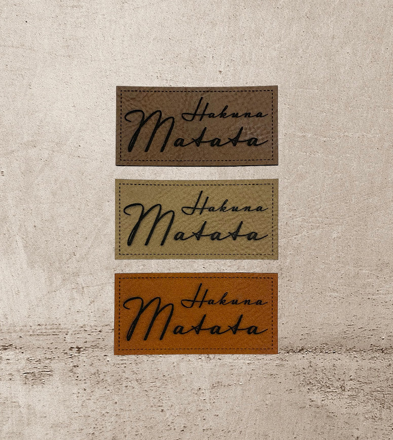 Kunstleder Label | 3x6 cm Hakuna Matata Patch Aufnäher Patches Etiketten Verschiedene Farben von Stoeffchendealer