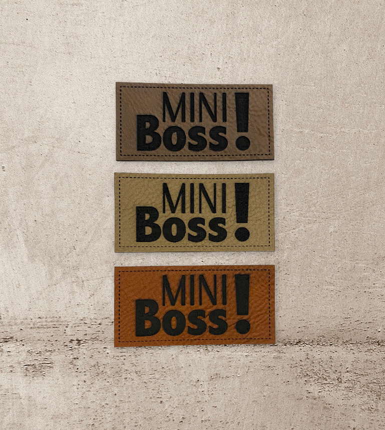 Kunstleder Label | 3x6 cm Mini Boss Patch Aufnäher Patches Etiketten Verschiedene Farben Kunstleder Label | 3x6 cm Mini Boss Patch Aufnäher Patches Etiketten Verschiedene Farben von Stoeffchendealer