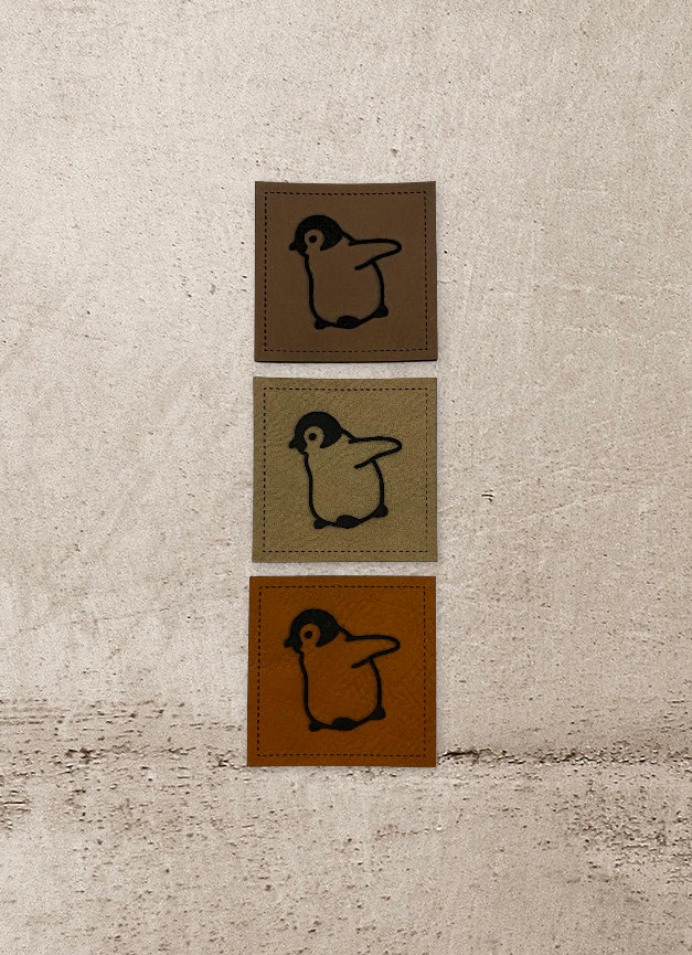 Kunstleder Label | 4x4 cm Pinguin #5 Patch Aufnäher Patches Etiketten Verschiedene Farben von Stoeffchendealer