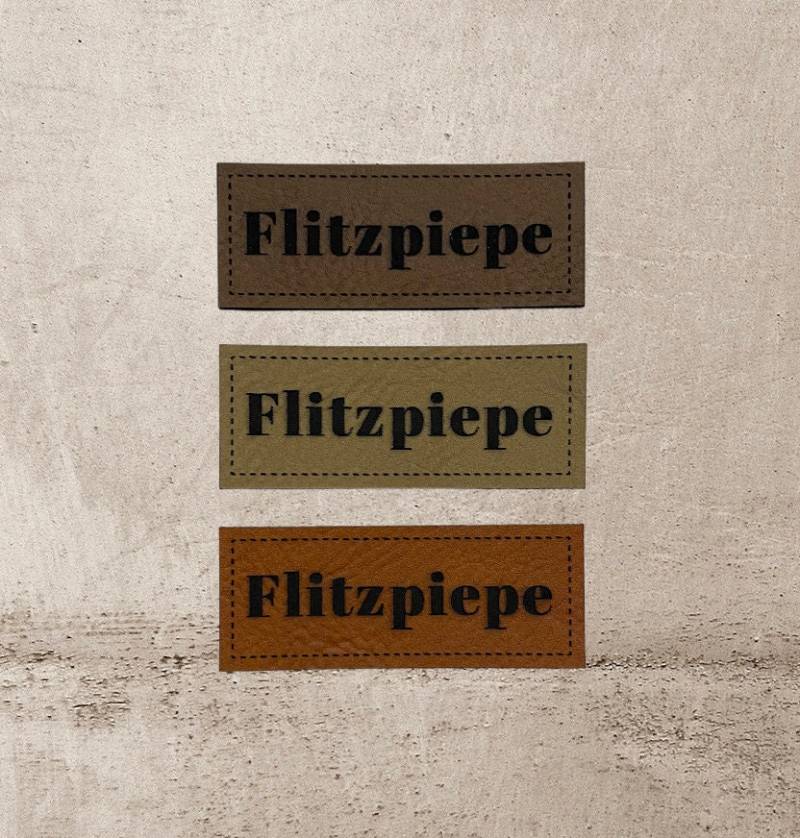 Kunstleder Label "Flitzpiepe' Patch Aufnäher 2x5 cm - Individuelle Patches in Verschiedene Farben, Einzigartige Etiketten Für Diy-Projekte von Stoeffchendealer