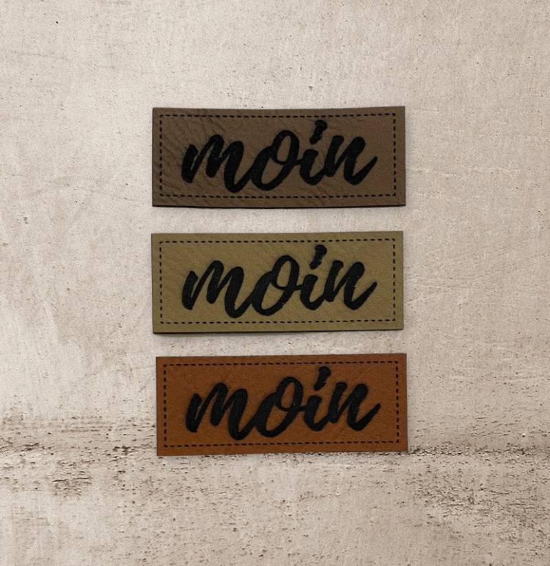 Kunstlederlabel "Moin' Patch Labels 2x5 cm - Individuelle Patches in Verschiedenen Farben, Einzigartige Etiketten Für Diy-Projekte von Stoeffchendealer