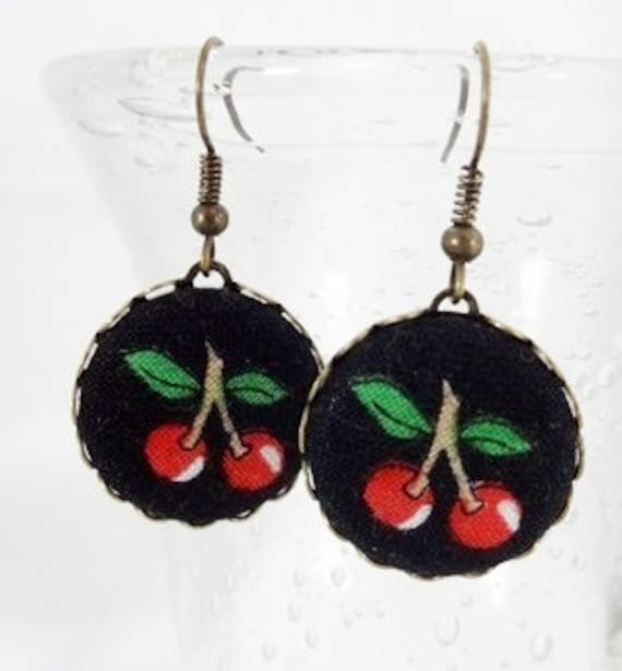 Ohrhänger Stoffknopf "Kirschen" Vintage von StoffAtelierDesign