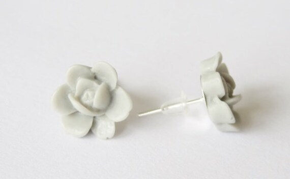 Ohrstecker "Blüten_Grau" Resin von StoffAtelierDesign