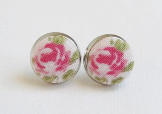 Ohrstecker Mit Stoffknopf Rosen Silber von StoffAtelierDesign