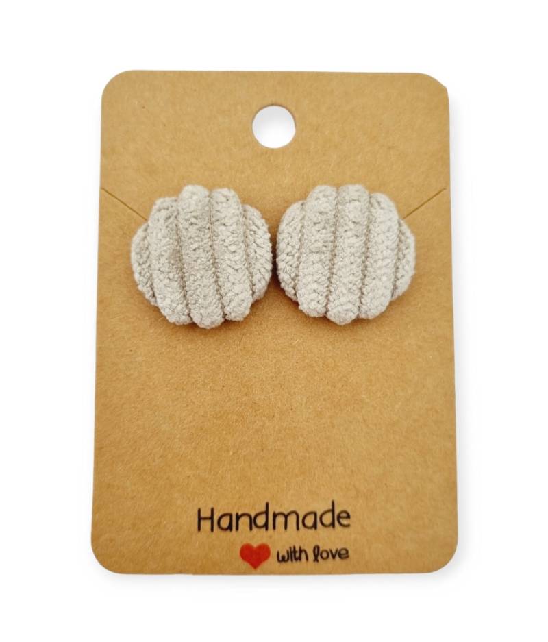Ohrstecker Stoffknopf Cord Beige von StoffAtelierDesign