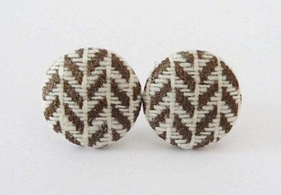 Ohrstecker Stoffknopf "Fischgräten/ Herringbone" von StoffAtelierDesign