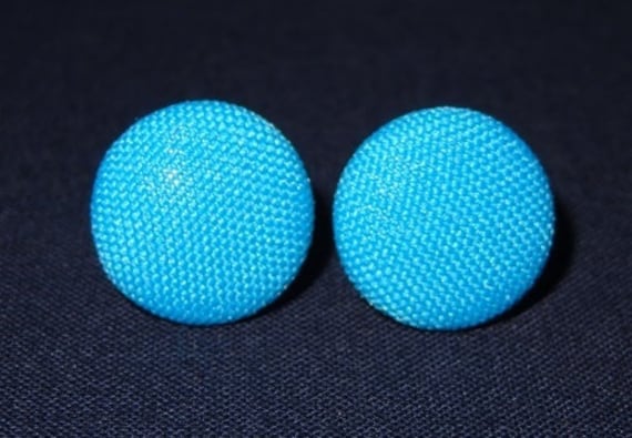 Ohrstecker Stoffknopf Neon Blau von StoffAtelierDesign