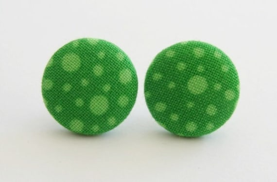 Ohrstecker Stoffknopf "Wirbelpunkte Grün" von StoffAtelierDesign