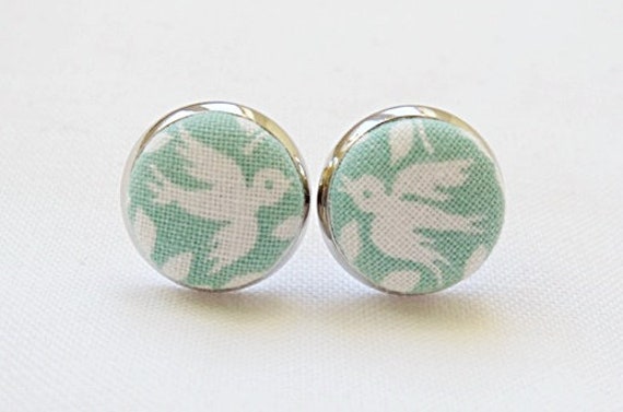 Silber Ohrstecker Mit Stoffknopf Schwalbe von StoffAtelierDesign