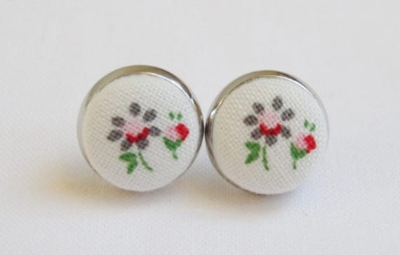 Silber Ohrstecker Stoffknopf Kleine Blumen von StoffAtelierDesign