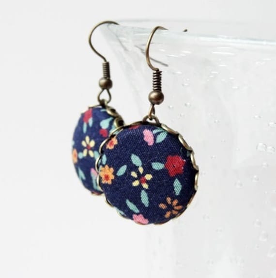 Vintage Ohrhänger Stoffknopf "Blumenmeer" von StoffAtelierDesign
