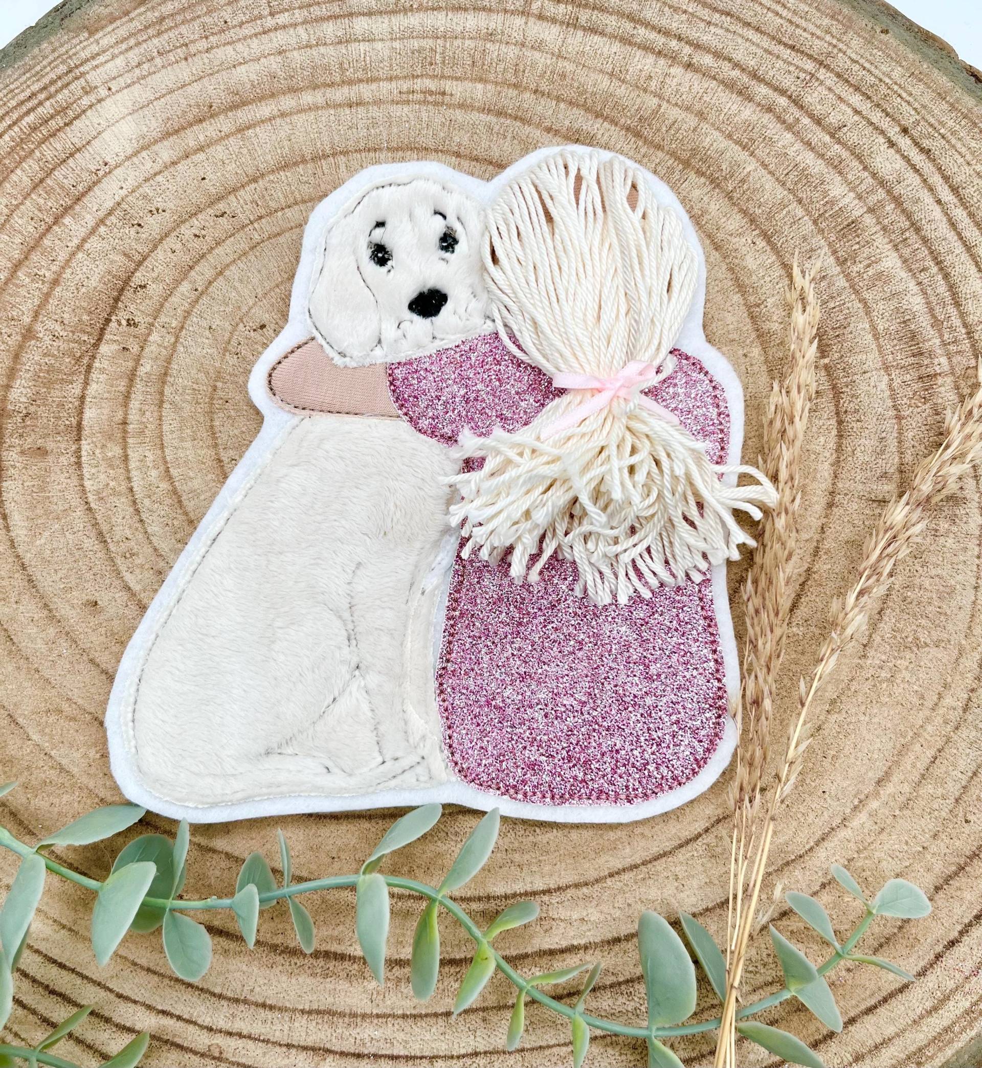 Große Hundemädchen-Applikation Beige von StoffFoermchen