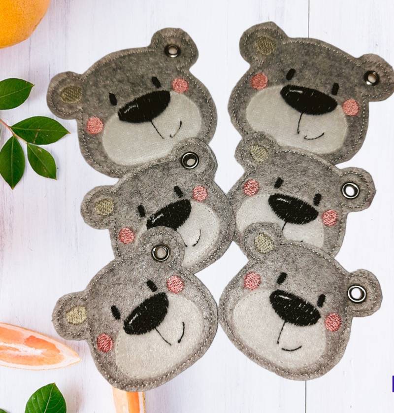Bär Schlüsselanhänger Filz Bestickt, Taschenbaumler Geschenk Anhänger Rucksack Einschulung Adventskalender Bär Schlüsselanhänger Filz Bestickt, Taschenbaumler Geschenk Anhänger Rucksack Einschulung Adventskalender von Josymaus