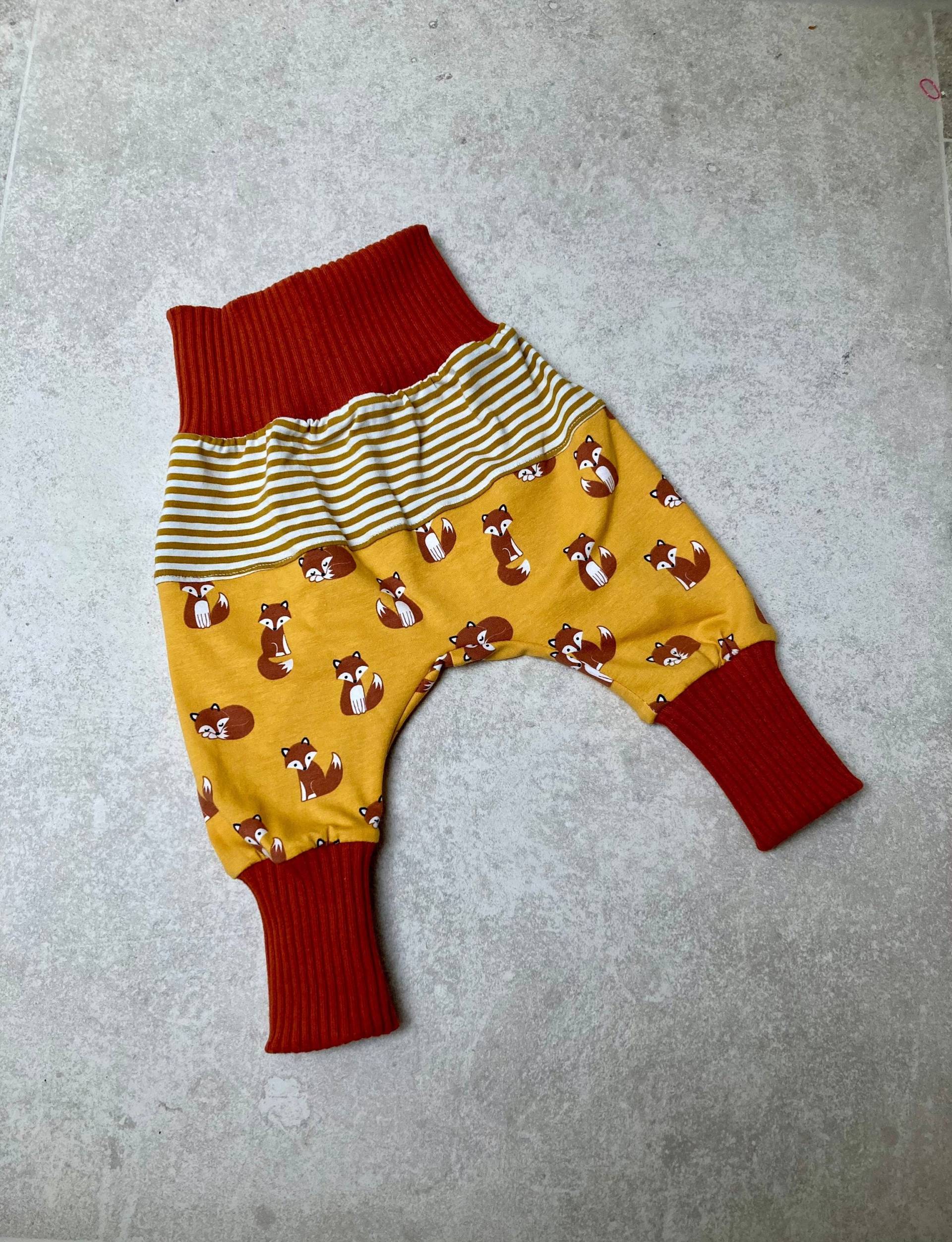 Pumphose Baby Gr 74 - 80 #babyhose #mitwachshose #pumphose Lang #jogginghose #fuchs #jerseyhose #senfgelb #rostrot #haremshose Pumphose Baby Gr 74 - 80 #babyhose #mitwachshose #pumphose Lang #jogginghose #fuchs #jerseyhose #senfgelb #rostrot #haremshose von Stoffchirurg