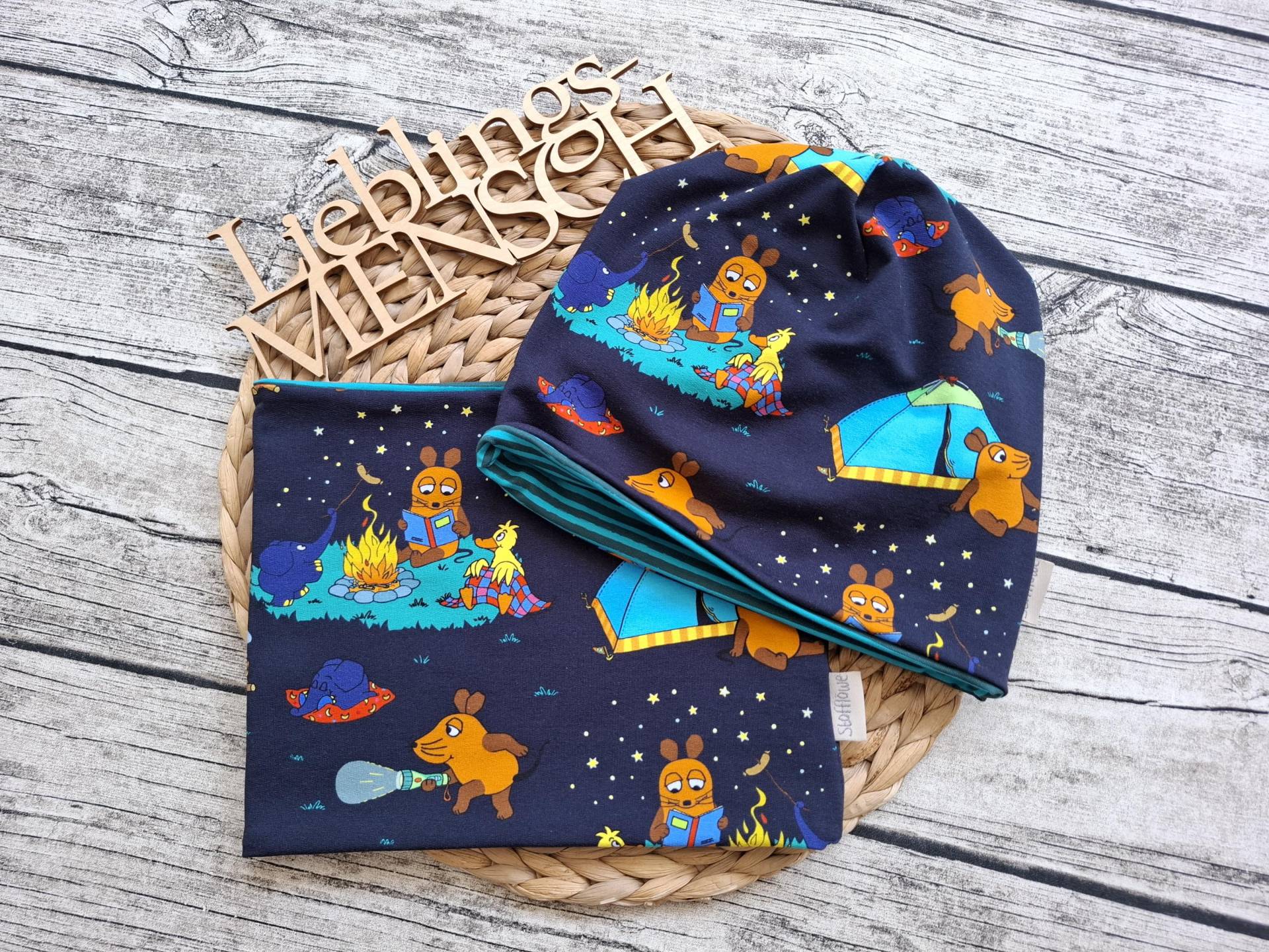 Beanie Mit Oder Ohne Loop Die Sendung Der Maus Abenteuer - Mütze Für Mädchen Und Jungs von Stoffloewe