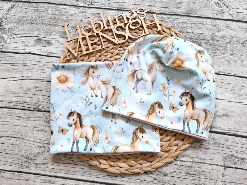 Beanie Pferde Mit Oder Ohne Loop - Innenstoff Jersey Fleece Mütze Für Mädchen Hellblau von Stoffloewe